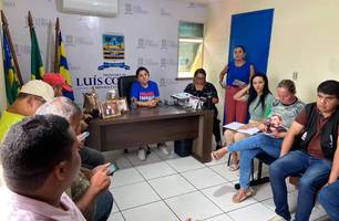 Prefeita de Luís Correia traça metas com a Defesa Civil para ajudar desabrigados (Foto: Divulgação) Prefeita de Luís Correia traça metas com a Defesa Civil para ajudar desabrigados (Foto: Divulgação)