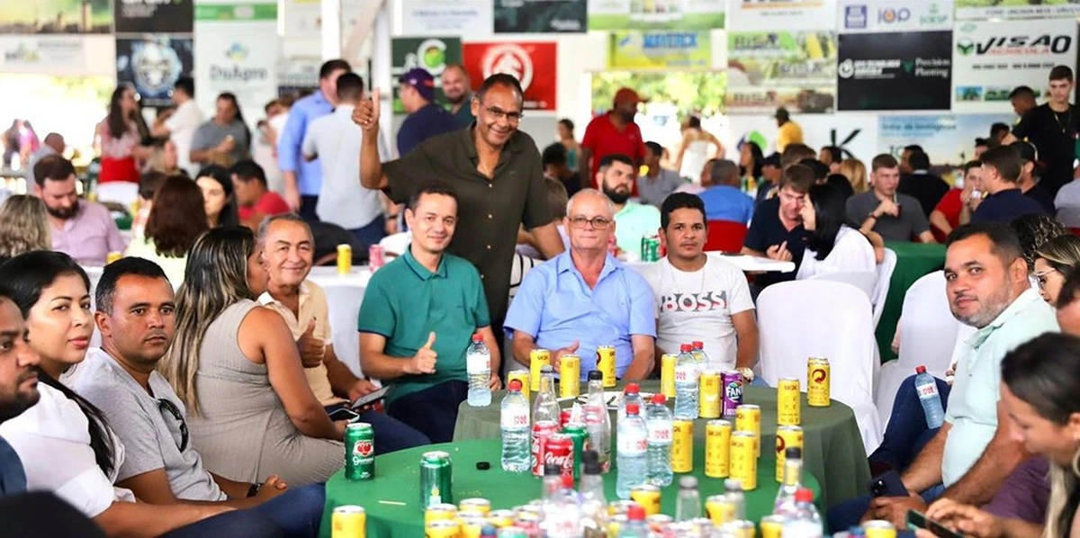 Prefeito de Baixa Grande do Ribeiro no aniversário de 25 anos do distrito de Nova Santa Rosa