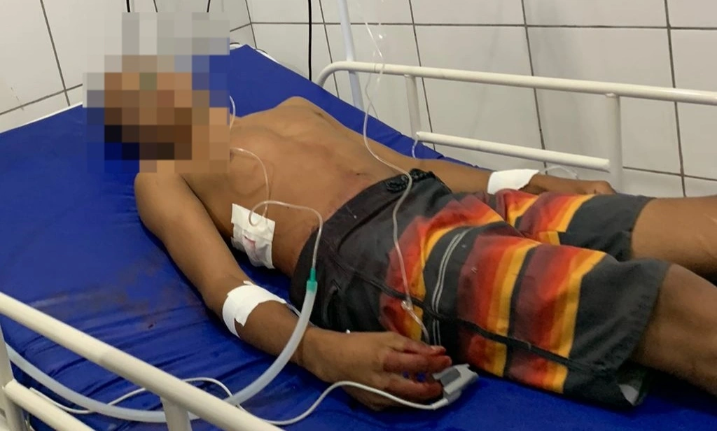 Adolescente está em observação