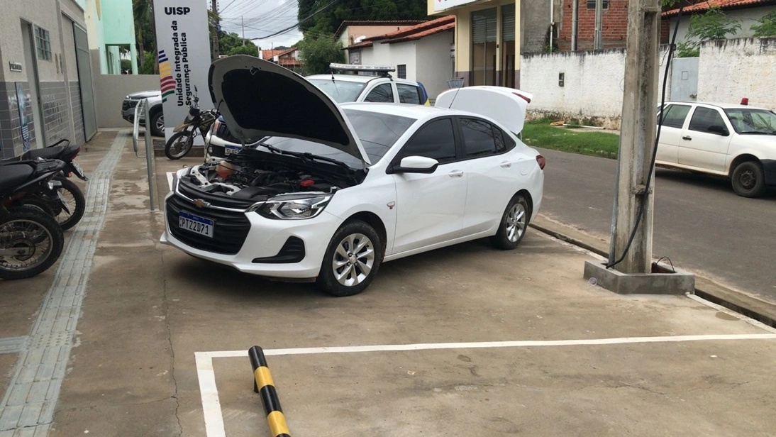 Carro encontrado sob posse do suspeito