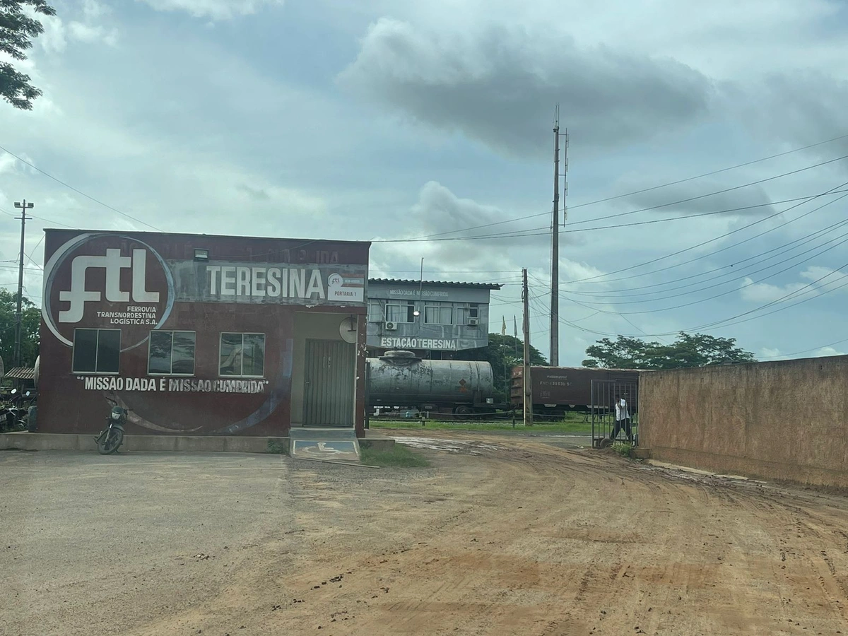 Funcionário morre após ser atropelado por trem em Teresina