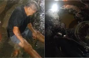 Idoso sofre acidente ao cair em buraco em avenida de Teresina (Foto: Reprodução) Idoso sofre acidente ao cair em buraco em avenida de Teresina (Foto: Reprodução)