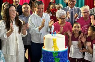 Ministro Wellington Dias comemora aniversário com doações a instituição social em Teresina (Foto: Stefanny Sales / Conecta Piauí) Ministro Wellington Dias comemora aniversário com doações a instituição social em Teresina (Foto: Stefanny Sales / Conecta Piauí)