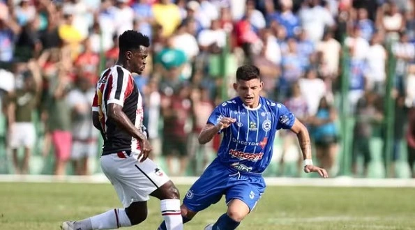 Parnahyba e River-PI ficam no empate no jogo de ida das semifinais do Piauiense