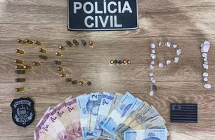 Polícia apreende drogas e arma de fogo durante mandado de busca em Luís Correia (Foto: Reprodução) Polícia apreende drogas e arma de fogo durante mandado de busca em Luís Correia (Foto: Reprodução)