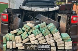 Polícia prende homem em Grajaú com picape cheia de droga vinda do Pará (Foto: Reprodução) Polícia prende homem em Grajaú com picape cheia de droga vinda do Pará (Foto: Reprodução)