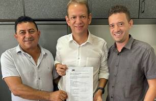 Vice-prefeito de Wall Ferraz no meio e prefeito Maia à direita (Foto: Reprodução/Redes Sociais) Vice-prefeito de Wall Ferraz no meio e prefeito Maia à direita (Foto: Reprodução/Redes Sociais)
