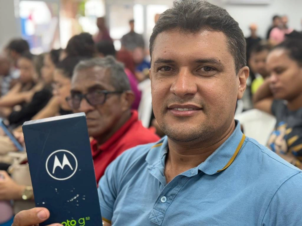 Adriano Oliveira, teve 6 celulares roubados