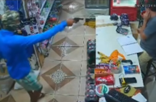 Bandidos armados (Foto: Reprodução)