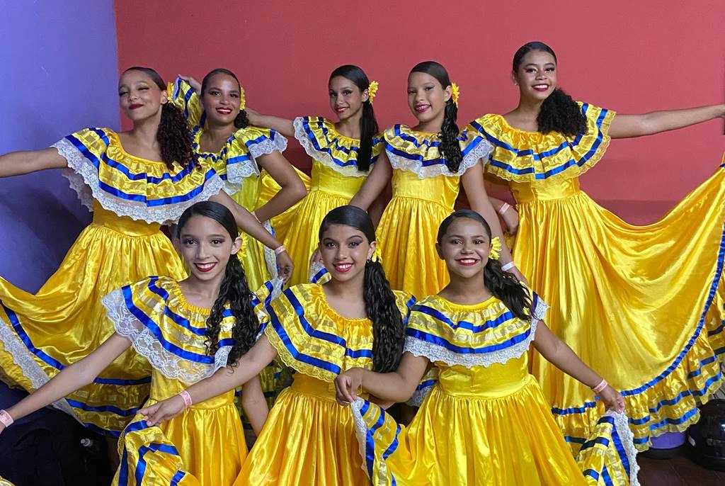 Dançarinas do Ballet Lourrany Meneses