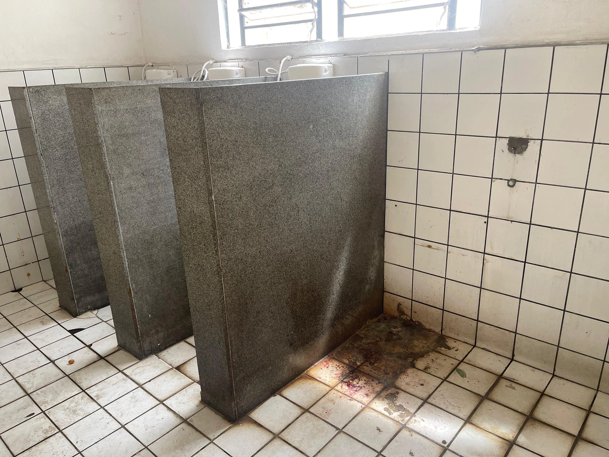 Falha na estrutura e segurança afeta permissionários do mercado do Renascença I