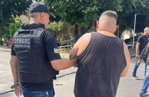 Homem é preso por tráfico de drogas (Foto: Reprodução) Homem é preso por tráfico de drogas (Foto: Reprodução)