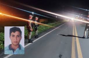 Jovem morre após colidir motocicleta contra jumento na BR-402 no litoral do Piauí (Foto: Reprodução) Jovem morre após colidir motocicleta contra jumento na BR-402 no litoral do Piauí (Foto: Reprodução)