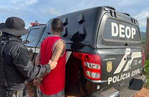 Líder de tráfico de drogas é preso durante operação 'Êxodo Seguro' em Picos (Foto: Reprodução) Líder de tráfico de drogas é preso durante operação 'Êxodo Seguro' em Picos (Foto: Reprodução)