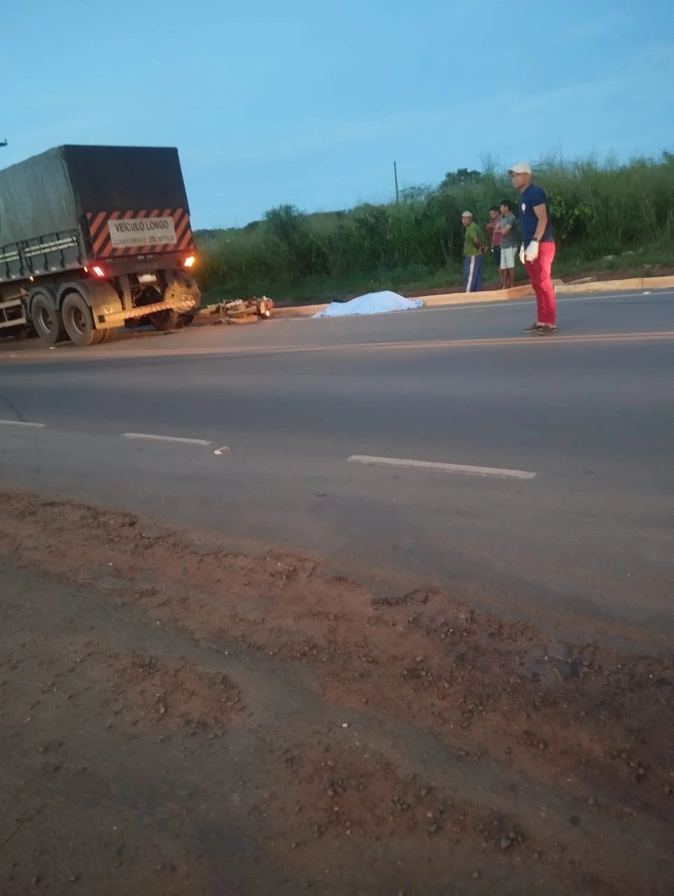 Motociclista morreu no local