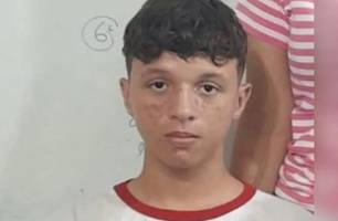 Adolescente morre após usar o celular na tomada (Foto: Reprodução) Adolescente morre após usar o celular na tomada (Foto: Reprodução)