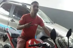 Homem morre em trágico acidente de moto envolvendo ônibus na BR-135 em Corrente (Foto: Reprodução) Homem morre em trágico acidente de moto envolvendo ônibus na BR-135 em Corrente (Foto: Reprodução)