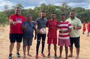 Prefeito visita partida de futebol na Comunidade Micaela em Passagem Franca (Foto: Reprodução/Instagram) Prefeito visita partida de futebol na Comunidade Micaela em Passagem Franca (Foto: Reprodução/Instagram)