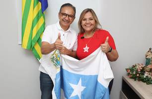 Dr. Hélio anuncia Flaviana Veras como vice da sua pré-candidatura em Parnaíba (Foto: Ascom) Dr. Hélio anuncia Flaviana Veras como vice da sua pré-candidatura em Parnaíba (Foto: Ascom)