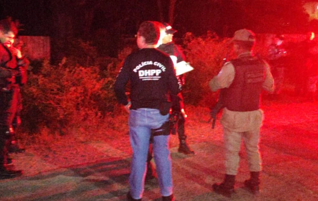 Homem é encontrado morto com marcas de tiros e sem calças na zona Sul de Teresina