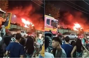 Incêndio atingiu depósito da Polícia Militar (Foto: Reprodução)