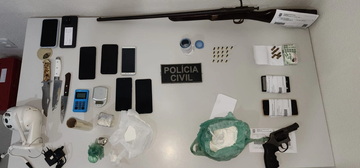 Material apreendido na Operação Ággelos