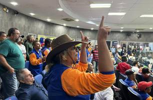 PL que acaba com carroças é aprovado na Câmara e carroceiros protestam (Foto: Alessandra Fonseca/Conecta Piauí) PL que acaba com carroças é aprovado na Câmara e carroceiros protestam (Foto: Alessandra Fonseca/Conecta Piauí)