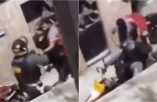 Policial agride entregador com soco e golpes de capacete (Foto: Reprodução) Policial agride entregador com soco e golpes de capacete (Foto: Reprodução)