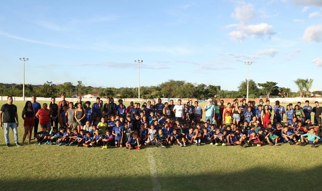 Prefeitura de Demerval Lobão inicia atividades da escolinha de futebol