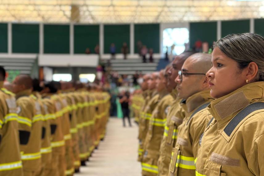 Corpo de Bombeiros do Piauí celebra 80 anos e nomeia 205 novos soldados Corpo de Bombeiros do Piauí celebra 80 anos e nomeia 205 novos soldados