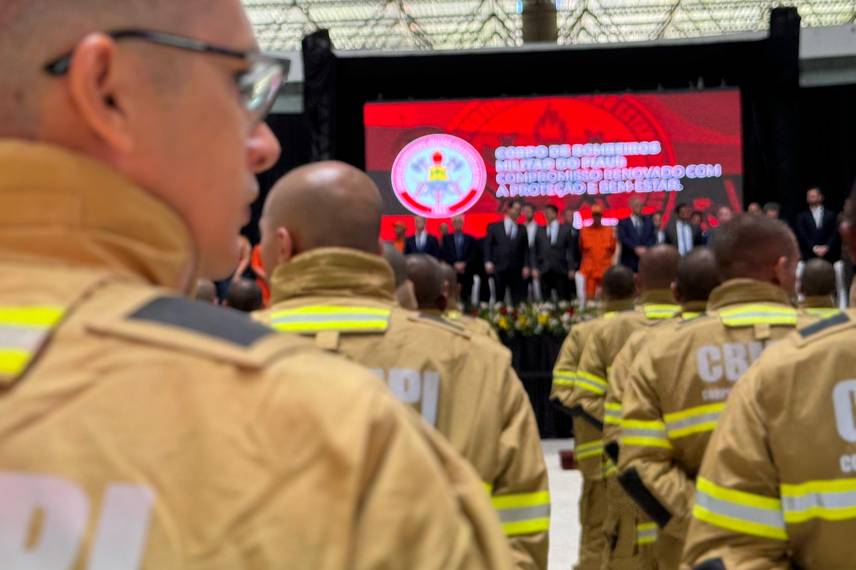 Corpo de Bombeiros do Piauí celebra 80 anos e nomeia 205 novos soldados Corpo de Bombeiros do Piauí celebra 80 anos e nomeia 205 novos soldados