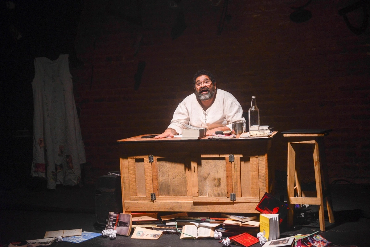 Espetáculo 'O que te escrevo é puro corpo inteiro'