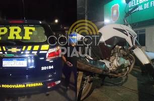 Homem é detido por conduzir moto roubada na BR-316 em Demerval Lobão (Foto: Repórter 12/Conecta Piauí) Homem é detido por conduzir moto roubada na BR-316 em Demerval Lobão (Foto: Repórter 12/Conecta Piauí)