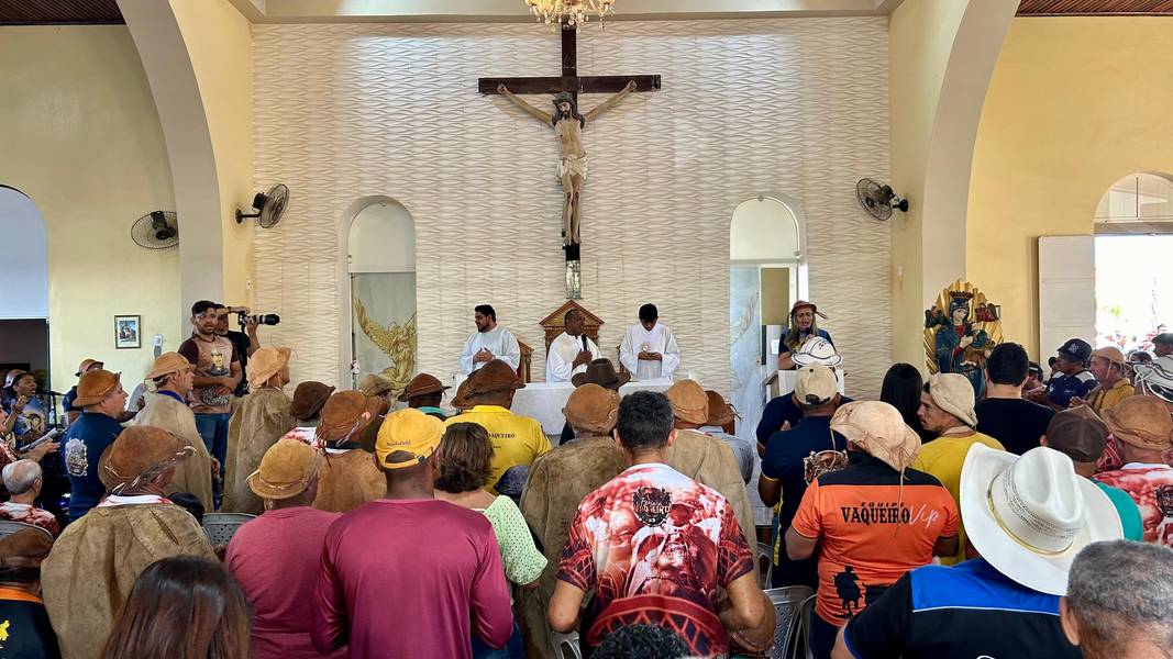 Recheada de fé e shows, Demerval Lobão comemora tradicional Festa do Vaqueiro