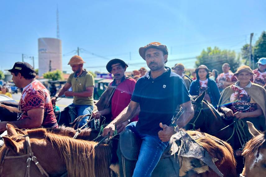 Recheada de fé e shows, Demerval Lobão comemora tradicional Festa do Vaqueiro Recheada de fé e shows, Demerval Lobão comemora tradicional Festa do Vaqueiro