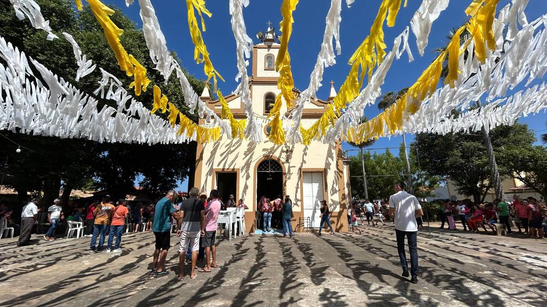 Recheada de fé e shows, Demerval Lobão comemora tradicional Festa do Vaqueiro