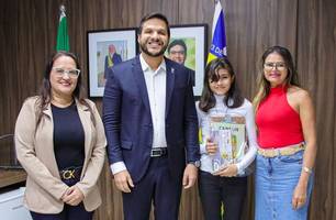 Secretário da Educação, Washington Bandeira, anuncia processo seletivo para o projeto "Children Coloring The World" (Foto: Reprodução) Secretário da Educação, Washington Bandeira, anuncia processo seletivo para o projeto "Children Coloring The World" (Foto: Reprodução)