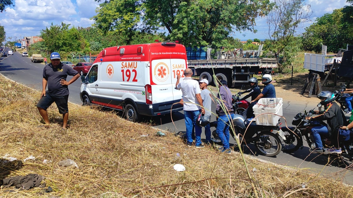 Uma ambulância do SAMU foi até o local