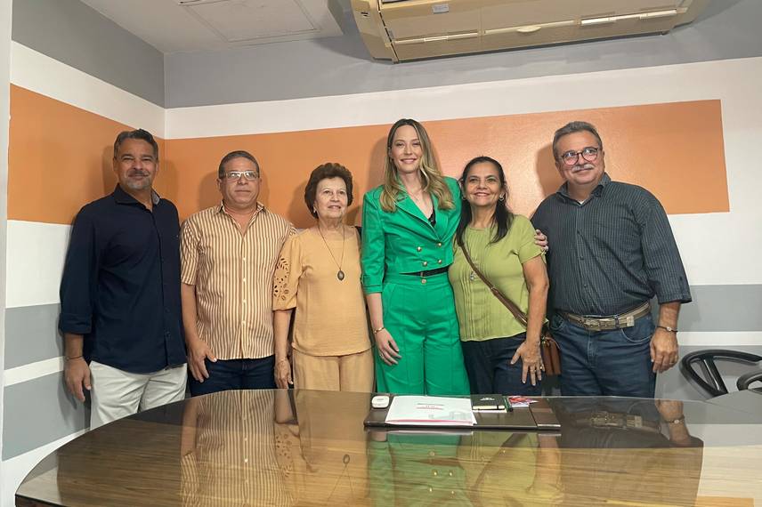 Vanessa Tapety assume cadeira na Assembleia Legislativa do Piauí Vanessa Tapety assume cadeira na Assembleia Legislativa do Piauí