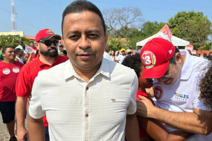 Ao lado de Rafael Fonteles, Camila Barbosa realiza bandeiraço em Lagoa do Piauí Ao lado de Rafael Fonteles, Camila Barbosa realiza bandeiraço em Lagoa do Piauí