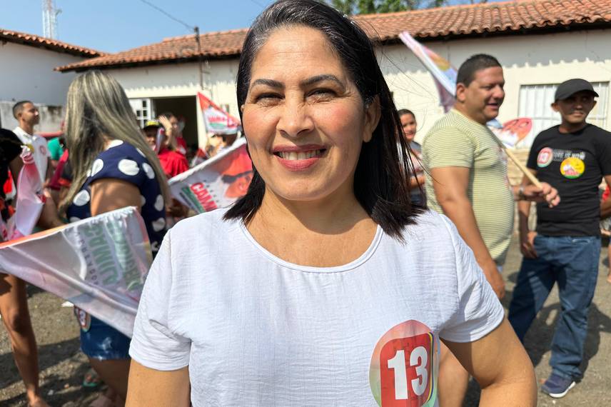 Ao lado de Rafael Fonteles, Camila Barbosa realiza bandeiraço em Lagoa do Piauí Ao lado de Rafael Fonteles, Camila Barbosa realiza bandeiraço em Lagoa do Piauí