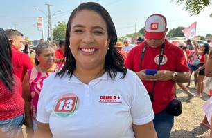 Ao lado de Rafael Fonteles, Camila Barbosa realiza bandeiraço em Lagoa do Piauí (Foto: James/Conecta Piauí)