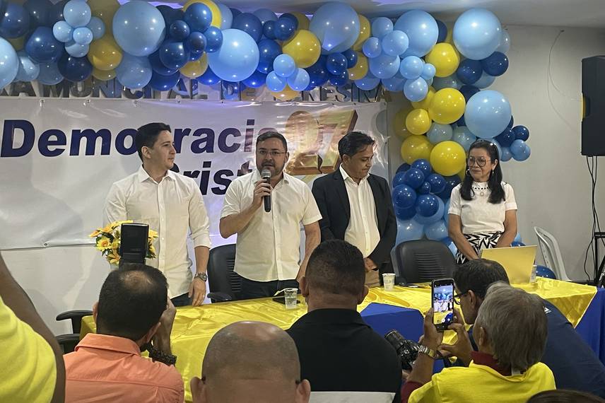 DC homologa a candidatura de 27 vereadores e declara apoio a Fábio Novo DC homologa a candidatura de 27 vereadores e declara apoio a Fábio Novo