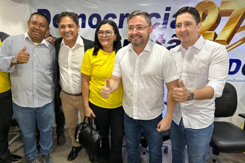 DC homologa a candidatura de 27 vereadores e declara apoio a Fábio Novo DC homologa a candidatura de 27 vereadores e declara apoio a Fábio Novo