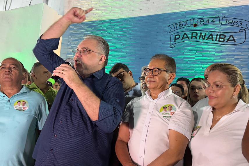 Dr. Hélio realiza inauguração de comitê de campanha em Parnaíba Dr. Hélio realiza inauguração de comitê de campanha em Parnaíba