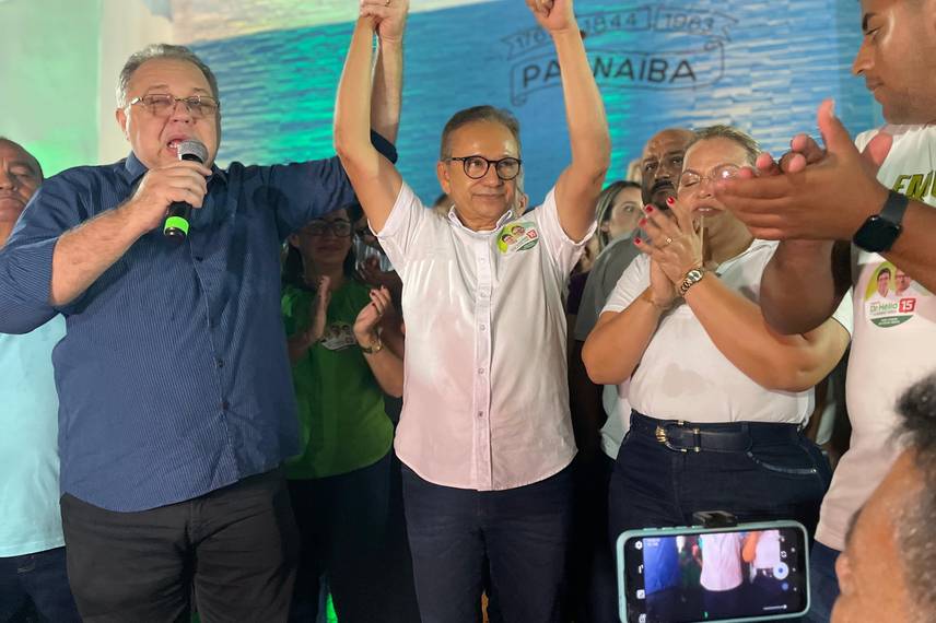 Dr. Hélio realiza inauguração de comitê de campanha em Parnaíba Dr. Hélio realiza inauguração de comitê de campanha em Parnaíba