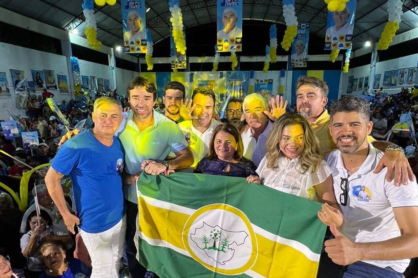 Em convenção, Dr. Luiz recebe a adesão da ex vice-prefeita Socorro Mesquita Em convenção, Dr. Luiz recebe a adesão da ex vice-prefeita Socorro Mesquita