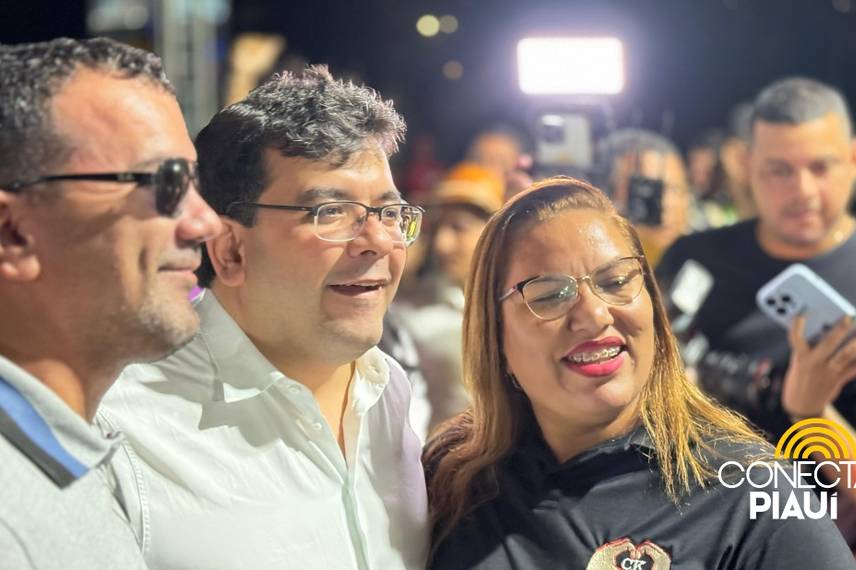 Fábio Novo reúne 10 mil carros no Madrugadão do Novo Fábio Novo reúne 10 mil carros no Madrugadão do Novo