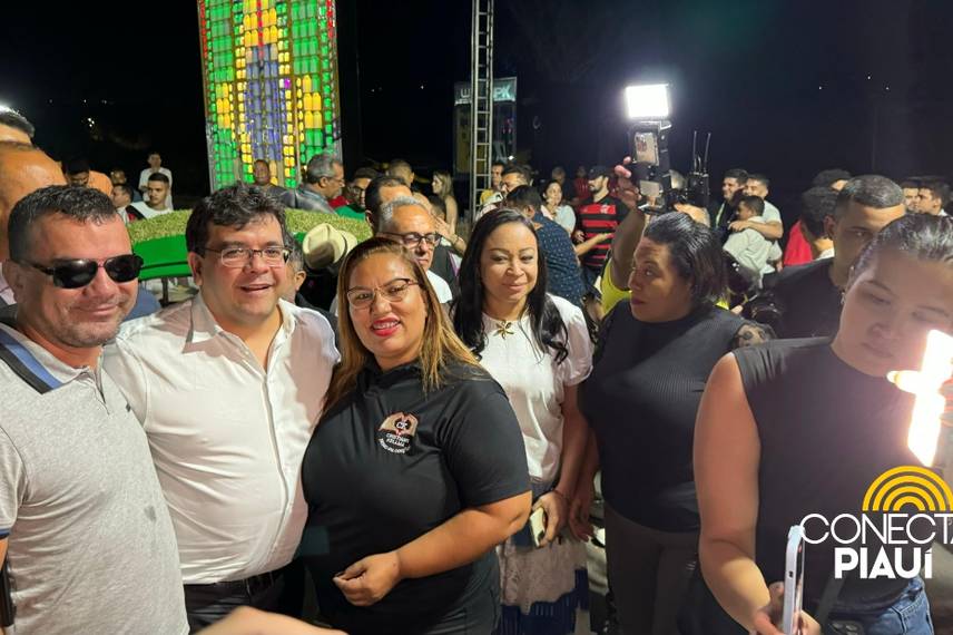 Fábio Novo reúne 10 mil carros no Madrugadão do Novo Fábio Novo reúne 10 mil carros no Madrugadão do Novo