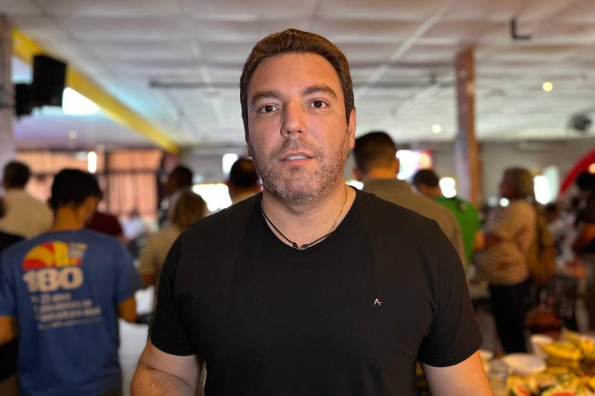 Fábio Novo reúne 300 candidatos a vereador em Teresina após encontro com Lula Fábio Novo reúne 300 candidatos a vereador em Teresina após encontro com Lula